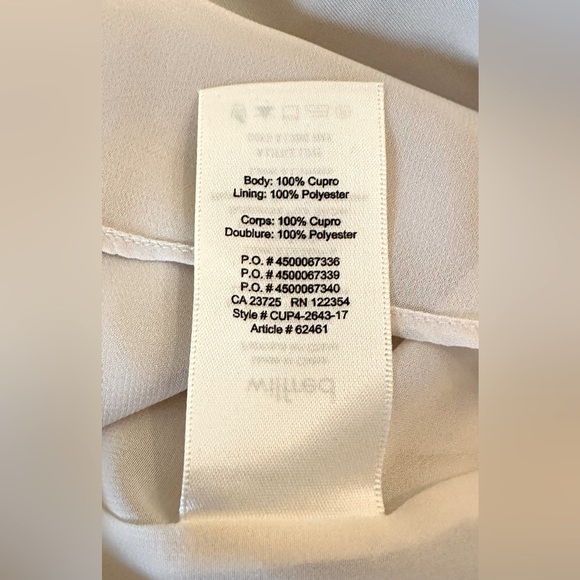 NWT - Aritzia wilfred draveil blouse colour birch size small - Picture 5 of 6